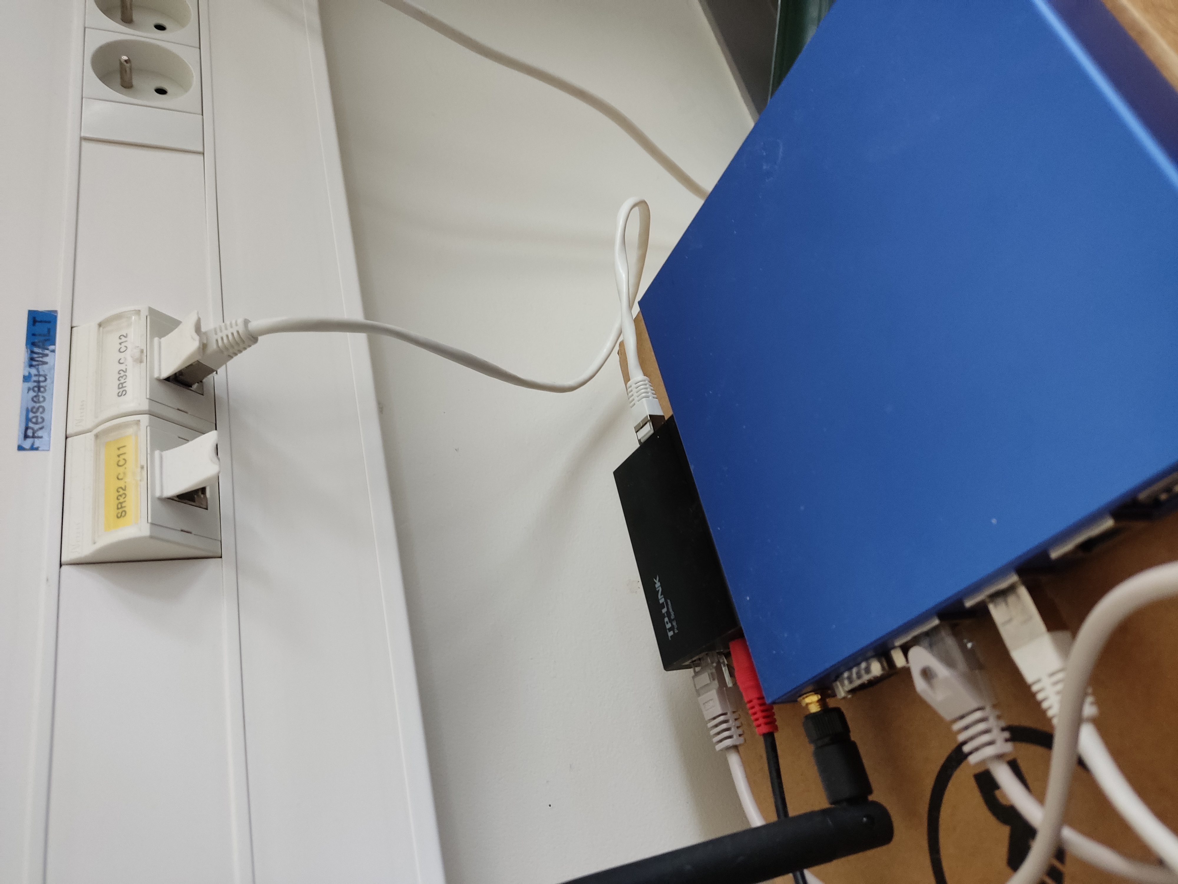 PCEngines APU with splitter on wall plug